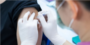 Στο Τζάνειο με εγκεφαλική αιμορραγία 34χρονη μετά από εμβολιασμό
