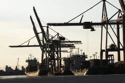 Κίνα εναντίον ΗΠΑ για το λιμάνι του Αμβούργου: «Δεν έχετε δικαίωμα παρέμβασης»