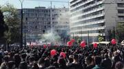 Δυναμική απάντηση στους εκβιασμούς Κεραμέως, χημικά κατά των μαθητών από τα ΜΑΤ (βίντεο - φωτογραφίες)