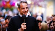 «Ούτε ο Εσκομπάρ 30 συνοδευτικά!» – Θύελλα αντιδράσεων για την εμφάνιση Μητσοτάκη στην Πολίχνη (video)