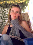 Στη μνήμη της Rachel Corrie - Την δολοφόνησε το σιωνιστικό κράτος σαν σήμερα πριν 18 χρόνια