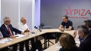 «Δεν έχω ξαναδεί τα τελευταία χρόνια οι δύο ανεξάρτητες Αρχές να είναι σε σύγκρουση με την κυβέρνηση γιατί εμποδίζονται να κάνουν το έργο τους!» Σφοδρή επίθεση Αλέξη Τσίπρα στην κυβέρνηση Μητσοτάκη στη συνάντηση με ΙΝΚΑ και ΕΚΠΟΙΖΩ