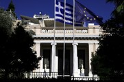 Ζουρλομανδύα; Δεν θα πάρουμε