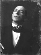 Ουμπέρτο Μποτσιόνι (1882-1916),  Ιταλός ζωγράφος και γλύπτης, μέλος του κινήματος του φουτουρισμού