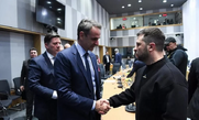 Ο Μητσοτάκης μάλλον φτιάχνει αφήγημα σύγκρουσης με τις ΗΠΑ του Τραμπ – Επικοινωνία με τον “ξοφλημένο” ηγεμόνα Ζελένσκι