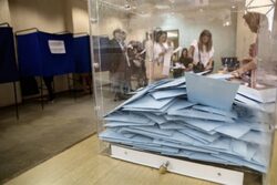 Εκλογικός νόμος: Κατατίθεται στη Βουλή φέρνοντας σενάρια για διπλές εκλογές