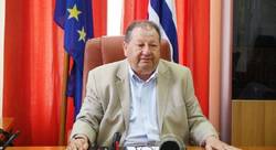 Δήμαρχος Αιγιαλείας: «ΚΑΙ πάλι ‘’ΠΑΙΖΟΥΝ’’ καθυστέρηση. Μονόδρομος η προσφυγή μας στις αρμόδιες αρχές για την άρνηση της αντιπολίτευσης να ψηφίσει προϋπολογισμό»