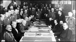 Κάποιες θεωρητικές αναφορές με αφορμή ότι σαν σήμερα, το 1918 υπογράφτηκε η Συνθήκη Μπρεστ- Λιτόφσκ