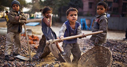 Μια υποκριτική "Παγκόσμια ημέρα" και τα σοκαριστικά στοιχεία για την παιδική εργασία