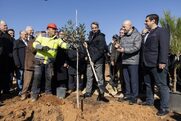 Επικοινωνιακή φιέστα Μητσοτάκη στο Μάτι με… guest Αναστασιάδη