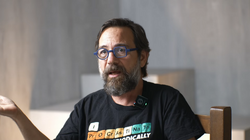 Αλέξανδρος Λογοθέτης: «Δεν είναι αντίσταση το να βγεις στο Σύνταγμα, αντίσταση είναι αυτό που γίνεται στο Νεπάλ»