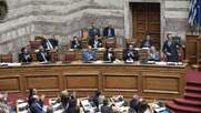 Αποχώρησε σύσσωμη η αντιπολίτευση από τη Βουλή