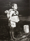 Ναγκασάκι, το μικρό παιδί που κουβαλά το νεκρό αδερφό του