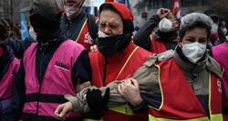 «Ναι» από τη γαλλική Γερουσία στο συνταξιοδοτικό νομοσχέδιο παρά τον ξεσηκωμό