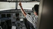 Έκθεση: «Μικροϋπνίες» κατά την πτήση αναφέρουν πιλότοι ευρωπαϊκών αεροπορικών εταιρειών