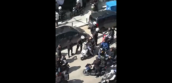 Θεσσαλονίκη / Αποκαλυπτικά βίντεο- Αστυνομικοί μαζί με ακροδεξιούς που επιτίθενται με πέτρες σε κατάληψη