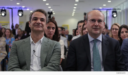 Στα ύψη η ακρίβεια, όμως για την κυβέρνηση πέρα βρέχει...