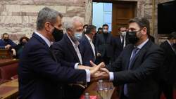 Διπλή πίεση στον Ν. Ανδρουλάκη