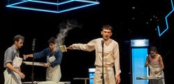 Διαγωνισμός Φεστιβάλ Αθηνών / Κερδίστε διπλές προσκλήσεις για την παράσταση «Η Δημοκρατία του Μπακλαβά» στο Αμφι-Θέατρο