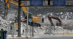 Γη (παραλιακή) και ύδωρ σε «εμβληματικούς» επενδυτές