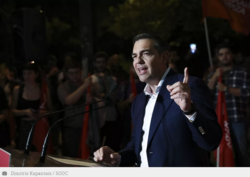 Τσίπρας: «Σκάνε σαν χειροβομβίδες τα σκάνδαλα με επίκεντρο πρόσωπα του πρωθυπουργικού περιβάλλοντος»