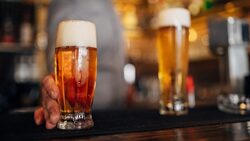 Απίστευτο και όμως ελληνικό: Άστεγος ο υπεύθυνος του κλαμπ στο Γκάζι αλλά φαινόταν σε 21 μονοπρόσωπες ΙΚΕ-Να πάρουν τώρα θέση Δούκας και Οικονομική Εισαγγελία