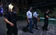 Εστιάτορας ζήτησε πιστοποιητικό εμβολιασμού από αστυνομικούς που του έκαναν έλεγχο