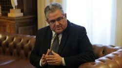 Στήλη Άλατος: Ο Κυριάκος που έχει αλλάξει τα φώτα στην πραγματικότητα, ο Συριζα που έχει πέσει στην παγίδα του και ο Κουτσούμπας που στρώνει χαλί στον Μητσοτάκη