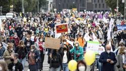 Μαζική πορεία στο Βερολίνο ενάντια στην ακροδεξιά