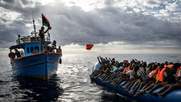 Η κυβέρνηση συμφώνησε με ΕΕ να μεταφέρονται οι πρόσφυγες από τη Λιβύη σε ελληνικό λιμάνι