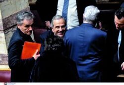 Στήλη Άλατος: Οι “άγιοι μουλάδες” της “Ιεράς Συνόδου” – Με κατρακύλα στο 25-26% στις ευρωεκλογές ο Σαμαράς βλέπει “αδιάθετη” ψήφο, στο “δεξί φτερό” της ΝΔ …
