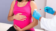 Οι εμβολιασμένες έγκυες περνάνε στα μωρά τους υψηλά αντισώματα