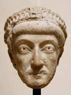 Θεοδόσιος Β´, Βυζαντινός αυτοκράτορας: γνωστός για την εξαγγελία του Θεοδοσιανού κώδικα