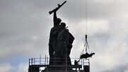 Κατεδαφίζει μνημείο του σοβιετικού στρατού η Βουλγαρία