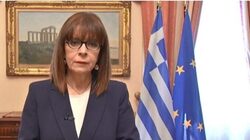 Zούμε σε δυστοπία. Και η μόνη που μπορεί να μας βγάλει, αδρανεί – φοβισμένη και η ίδια