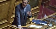 Καταπέλτης ο Τσίπρας στην ομιλία για Παππά: “Εμείς τολμήσαμε να συγκρουστούμε και αυτό πληρώνουμε. Αλλά είμαι περήφανος γιατί δε χρωστάμε σε κανέναν σε αντίθεση με τον Μητσοτάκη…” (vid)