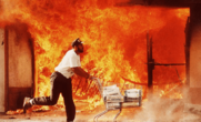 Dwight A. McBride: Αισθάνσου την Οργή. Μια Ανάμνηση Από Την Εξέγερση του Λος Άντζελες το 1992