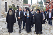 Στήλη Άλατος: “Αδιευκρίνιστος” … πρώην υπουργός λέει δεξιά – αριστερά ότι πάει στο Άμυνας! Ο Κυριάκος που τρέχει στο Άγιο Όρος να κάνει κολεγιά με την ΝΙΚΗ του …Θεού.
