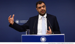 Πλήρης κάλυψη στον Χρυσοχοΐδη και στρεψόδικες απαντήσεις για τη γυναικοκτονία