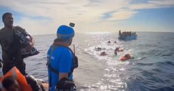 Σοκαριστικό βίντεο από τη στιγμή της επίθεσης στο διασωστικό «Μάρε Ιόνιο»