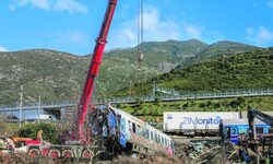 Τέμπη: Καρέ καρέ το «μπάζωμα» του εγκλήματος