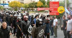 Τα χέρια που χαιρετούν Ναζιστικά είναι βαμμένα με αίμα