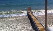 Αχαΐα: Δεν λειτουργούν σε Άκολη και Ακράτα  τα (2 από τα 4) μηχανήματα πρόσβασης των ΑμεΑ στις παραλίες