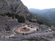 «Τρωάδες» σε ζωντανή αναμετάδοση από το Αρχαίο Θέατρο Δελφών