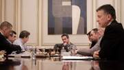 Ολοκληρωτική στροφή επί… ακροδεξιά