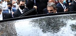 Κυριάκος Μητσοτάκης / Έχασε την ψυχραιμία του μετά τις αποδοκιμασίες – Τα έβαλε με Κουτσούμπα