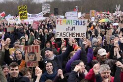 Γερμανία: Μειώνονται τα ποσοστά της ακροδεξιάς – Φέρνουν καρπούς οι συνεχείς αντιφασιστικές διαδηλώσεις