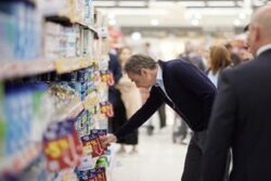 Στήλη Άλατος: “Ελλάδα η χώρα των ληστών”