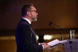 Κόντρα Στουρνάρα – Ζαββού; ( Δυσαρέσκεια διαρρέουν κύκλοι του Μαξίμου … )