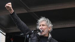 Roger Waters: «Είμαι εναντίον όλων των πολιτικών γκάνγκστερ…»